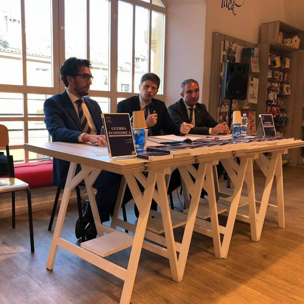 32072699_984718415042769_8452033689025511424_n