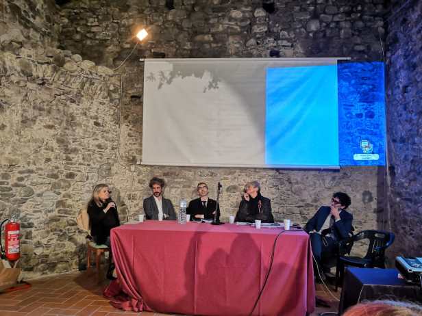 5dc546d3-c88a-47c3-b464-947e958127dd-1